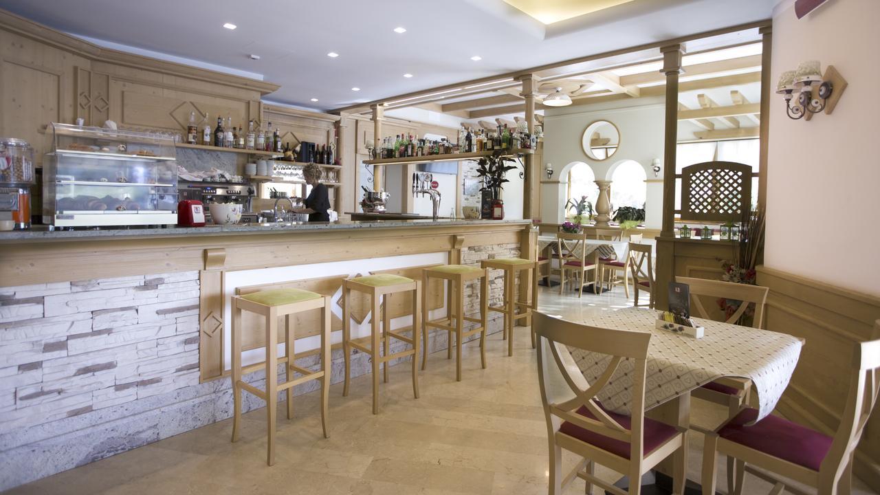 Alma Living Hotel- Al Girarrosto Венцоне Экстерьер фото