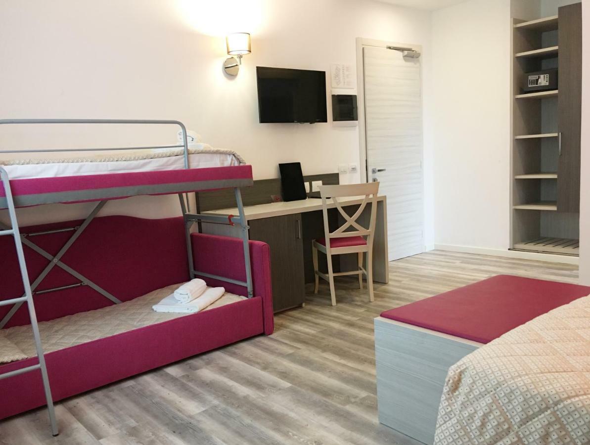Alma Living Hotel- Al Girarrosto Венцоне Экстерьер фото